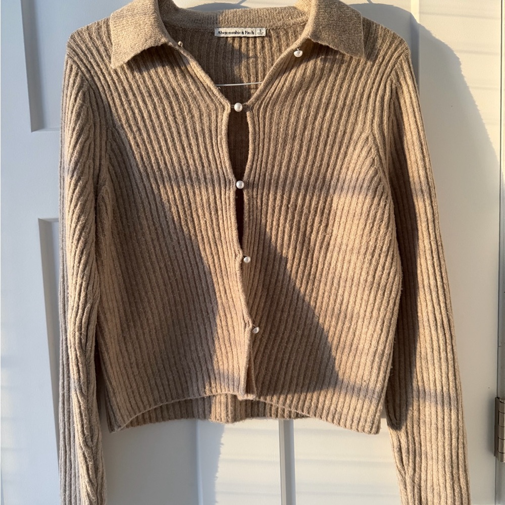 A&F Collared Ribbed Wool Cardigan w/ Pearl Buttons (Tan | S)